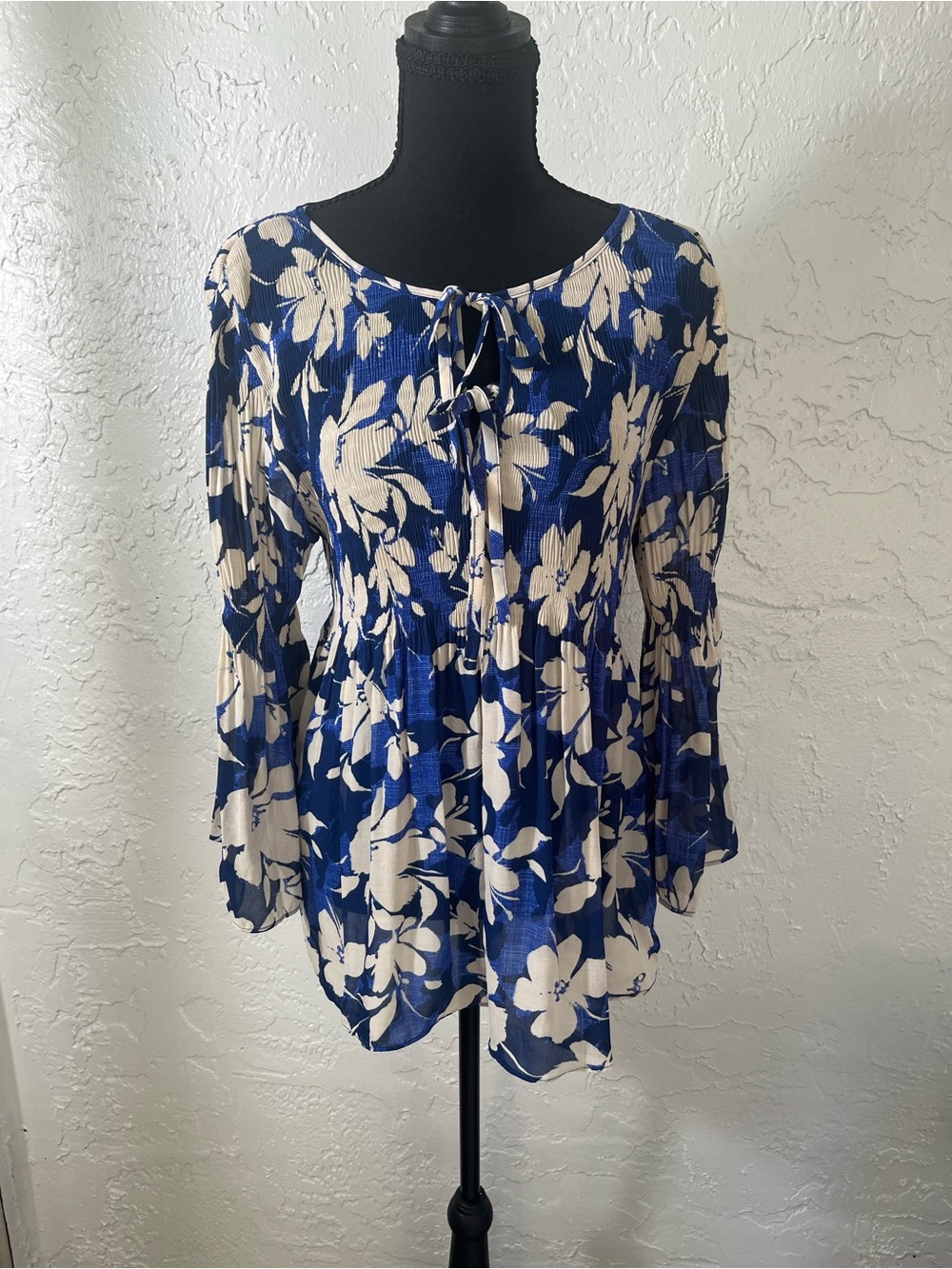 Ninety Clothing Co Blue Floral Peasant Blouse M Tie Front Bohoโ